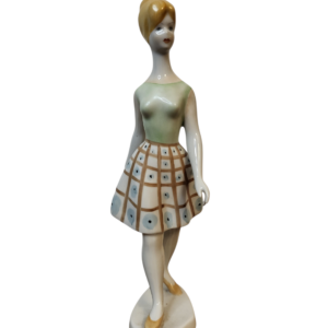 Porcelánová Figúrka "Sétáló lány" (Chodiaca dáma) – Hollóházi, 60. roky