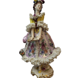 Starožitná porcelánová figúrka typu Drážďanská čipka