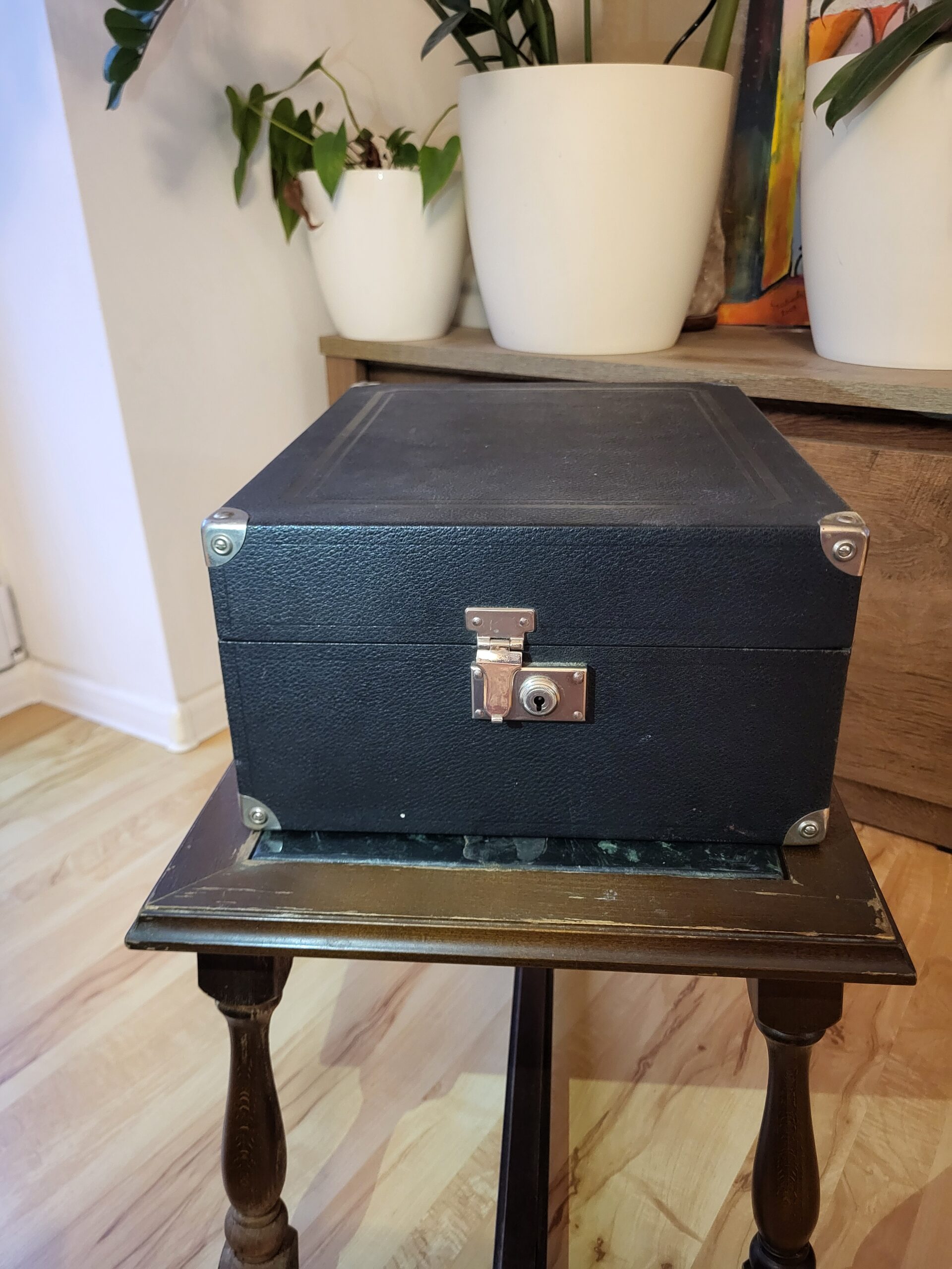 Starožitný kufríkový Gramofón "His Master's Voice" (HMV) – Obrázok 2