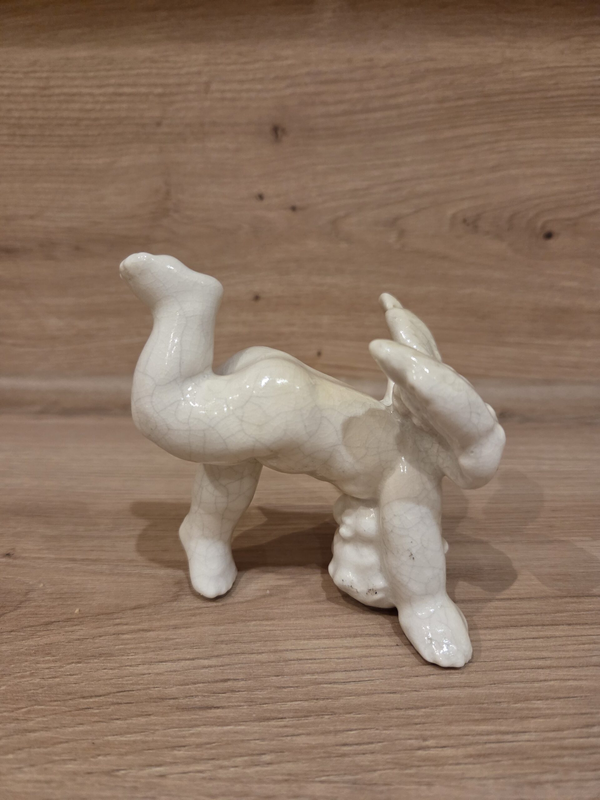 Keramická soška anjela (Putto): Hravý dotyk neba – Obrázok 6
