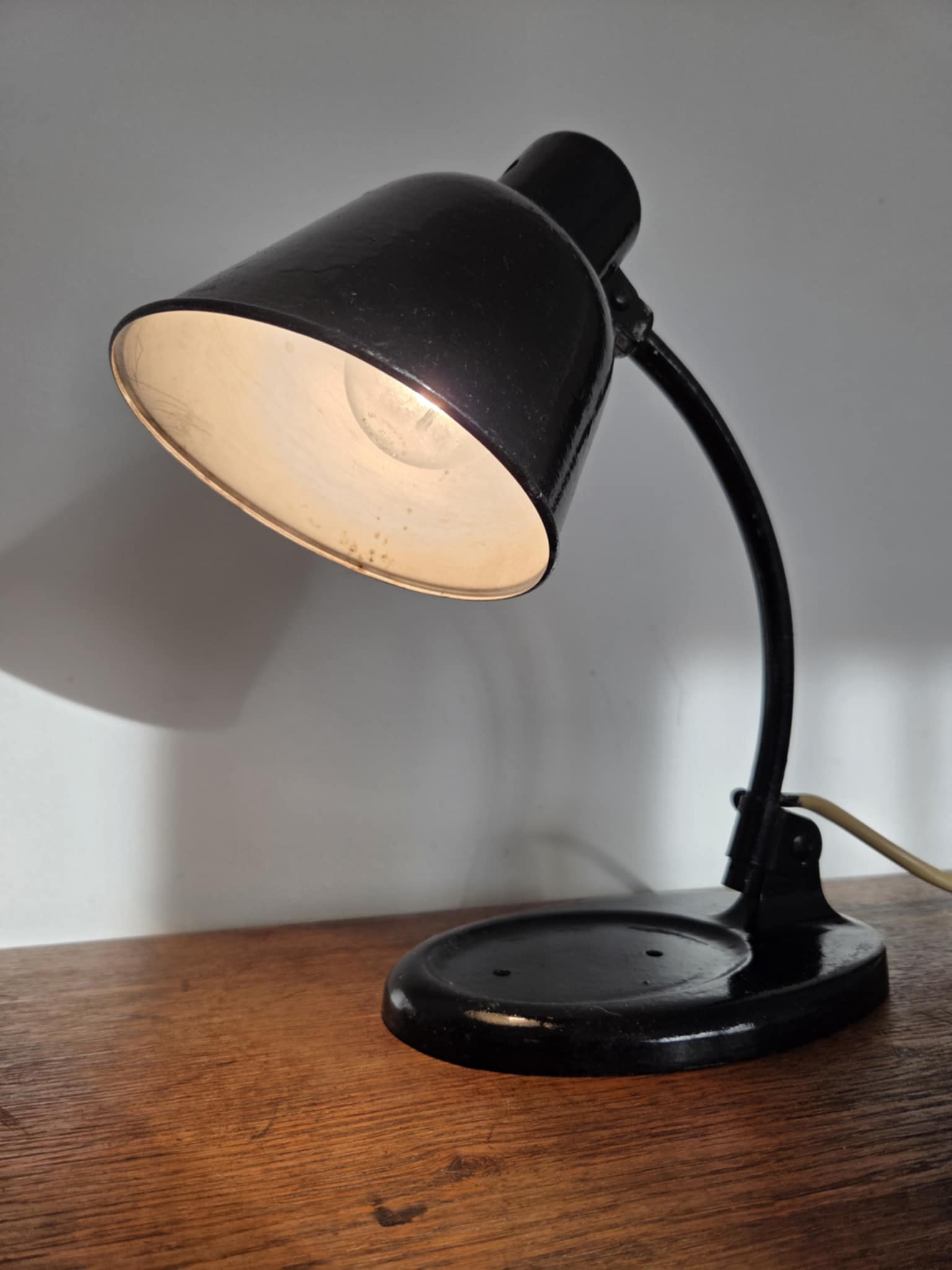 Industriálna stolová lampa – Obrázok 2