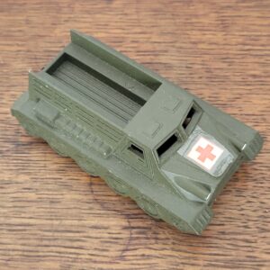 Náhľad Stará sovietska kovová hračka – Obrnený transportér BTR-50 (Sanitka)