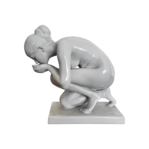 Zberateľský skvost: Ernst Wenck – „Pijúca“ (Rosenthal, 1924)