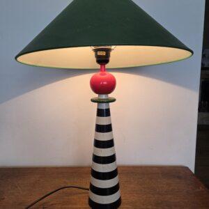 Náhľad Dizajnová stolná lampa „Stripe“ – Postmoderný štýl (90. roky)