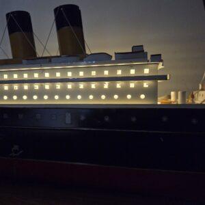 Náhľad Majestátny model Titanic s LED osvetlením