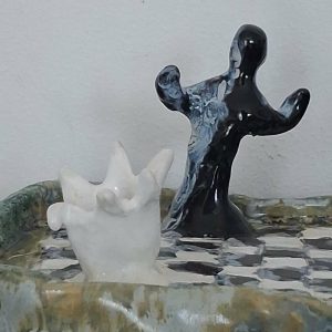 Náhľad Autorská keramická dekorácia „Surrealistický šach“ (KER21)