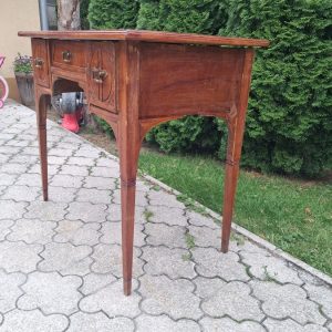 Náhľad Starožitný písací stôl z masívu – vyrezávaný