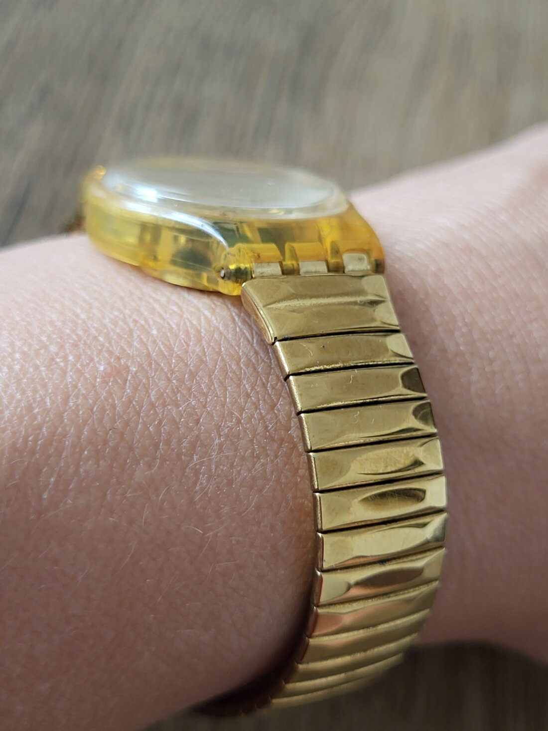 Hodinky Swatch Lady Barochetto (zlaté, švajčiarske) – Obrázok 8