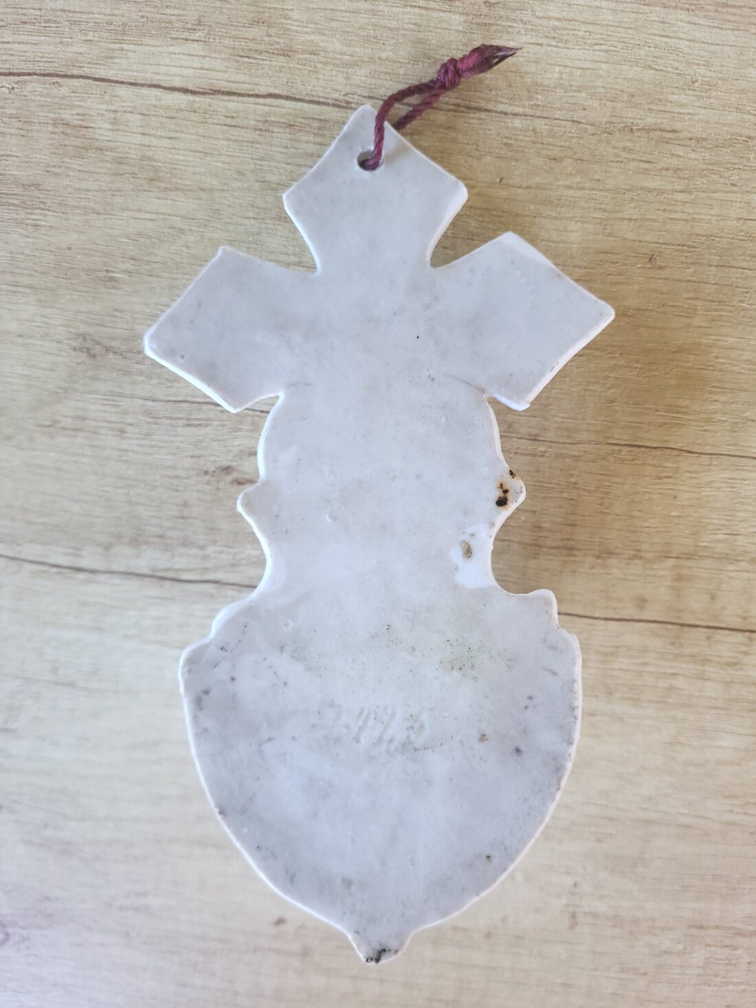 Starožitná porcelánová kropelnička / svätenička – Ukrižovaný Ježiš Kristus – Obrázok 4