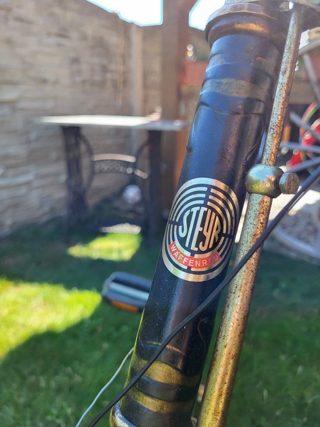 Elegantný vintage mestský bicykel (Waffenrad štýl) – plne funkčný – Obrázok 10