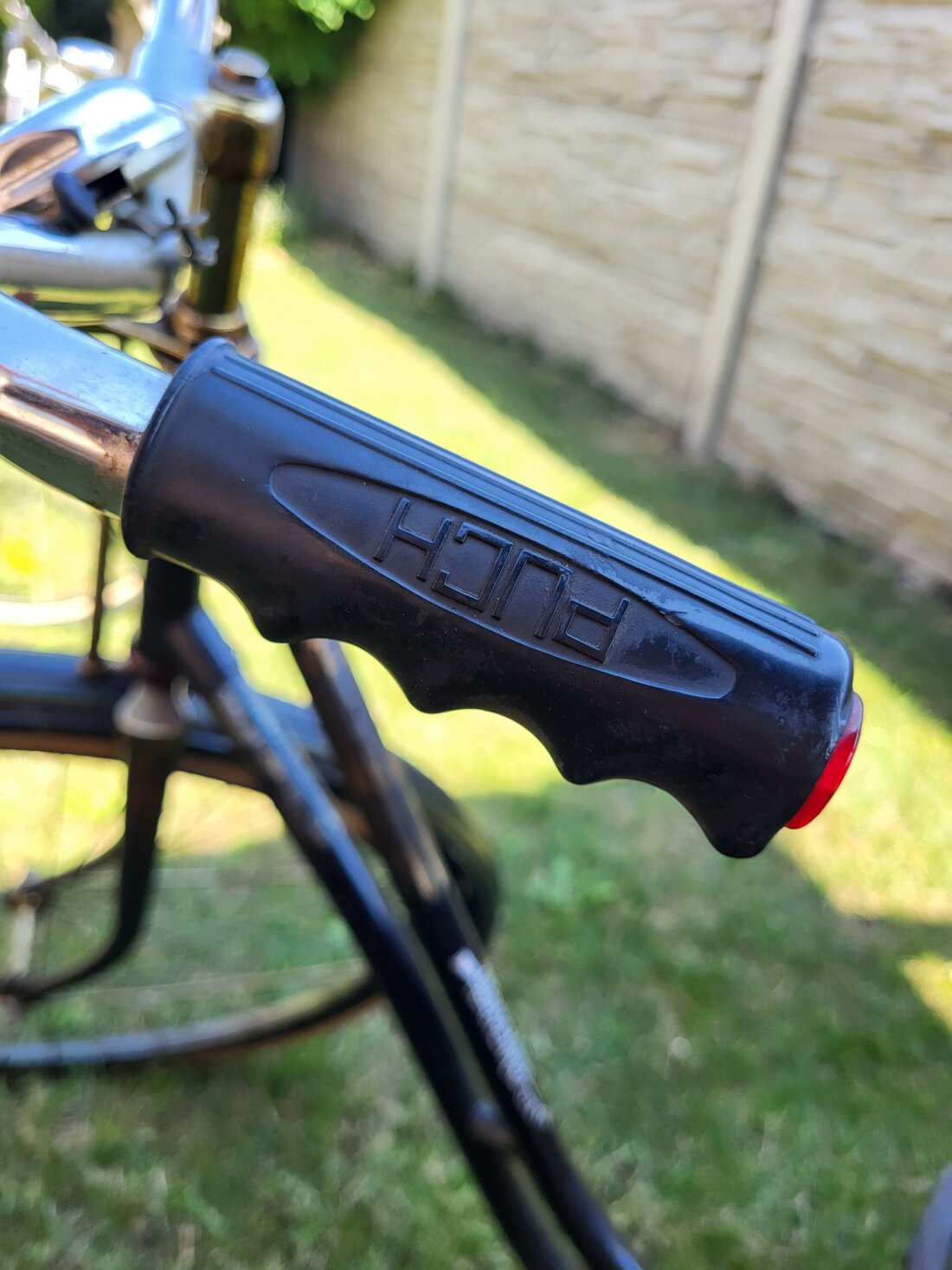 Elegantný vintage mestský bicykel (Waffenrad štýl) – plne funkčný – Obrázok 9