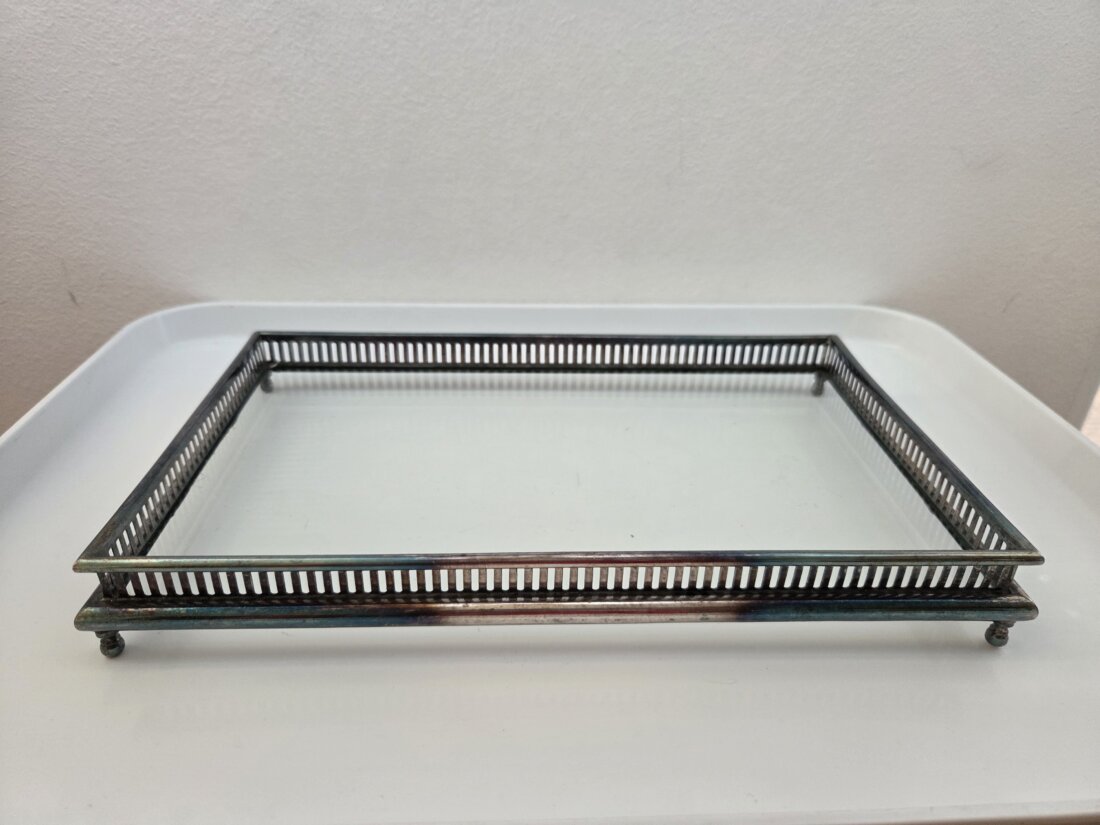 Elegantný vintage servírovací podnos so skleneným dnom – Mid-Century – Obrázok 3