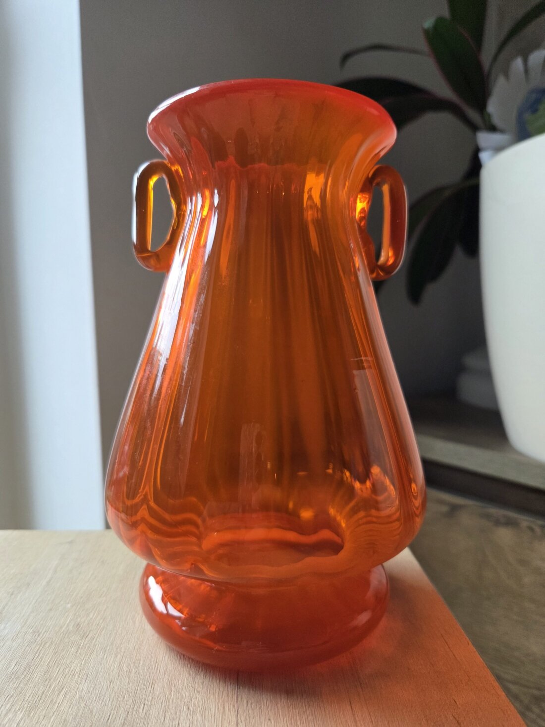 🍊 Zberateľská retro váza s uškami – Krakovský inštitút skla (70. roky) – Obrázok 4