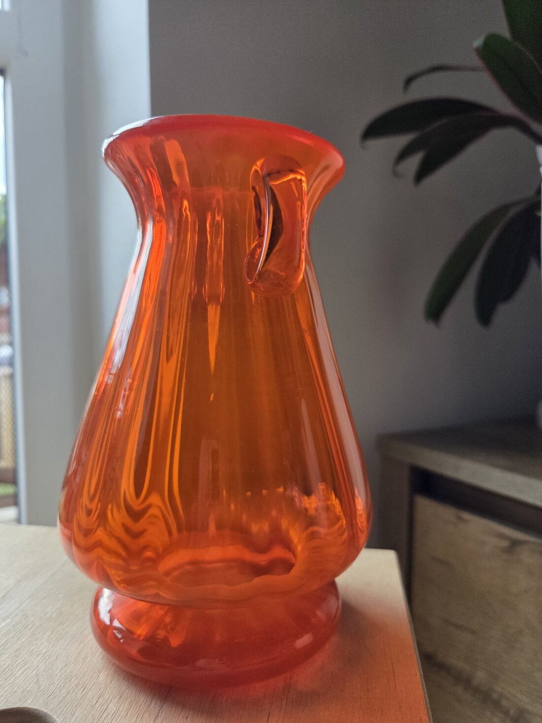 🍊 Zberateľská retro váza s uškami – Krakovský inštitút skla (70. roky) – Obrázok 5