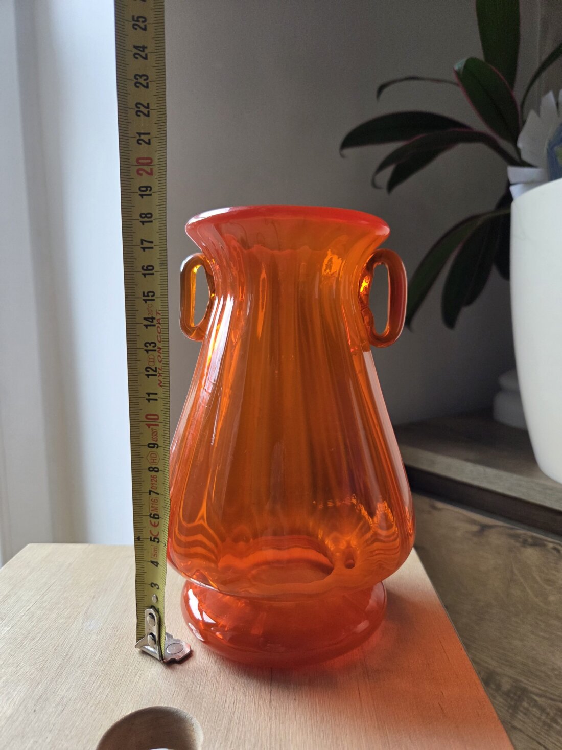 🍊 Zberateľská retro váza s uškami – Krakovský inštitút skla (70. roky) – Obrázok 6